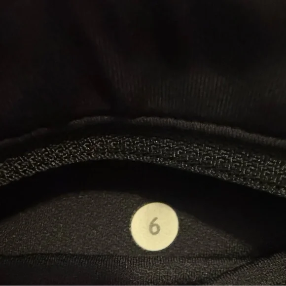 Lululemon Run Times Short (4-way Stretch)
Pop Cut Fatigue Green Black / Black - Picture 9 of 13